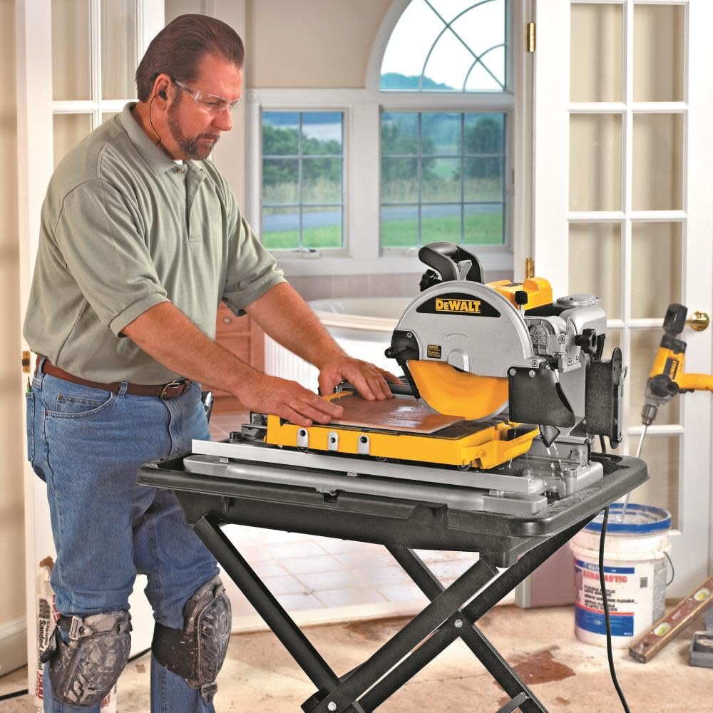 DEWALT Wet Tile Saw with Stand, 10-Inch, Corded (D24000S)
