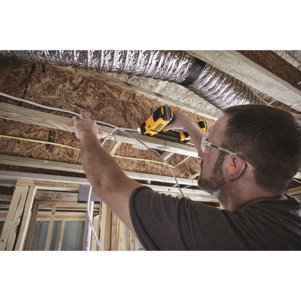 DEWALT 20V MAX* Stapler Kit for Cables (DCN701D1)