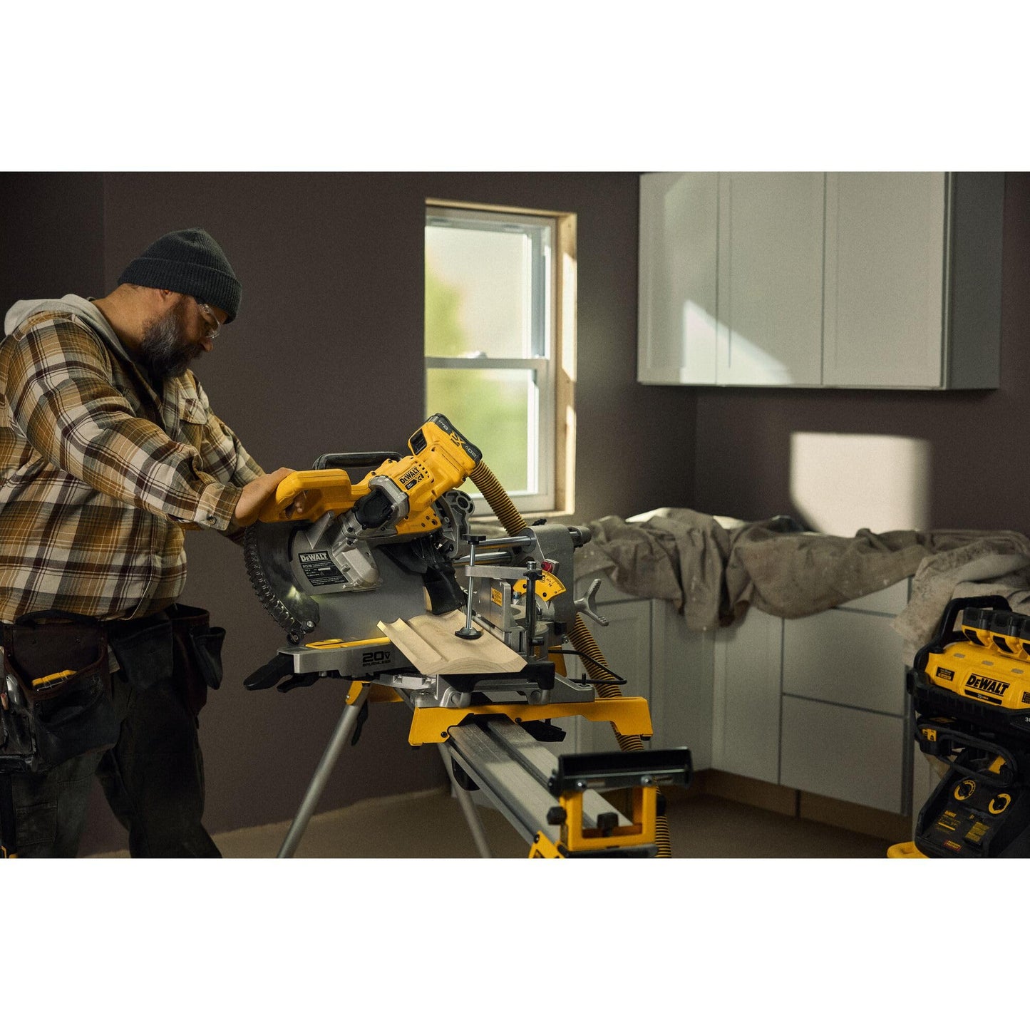 DEWALT 20V MAX XR 12 in. Double Bevel Sliding Miter Saw Kit (DCS785WW1)
