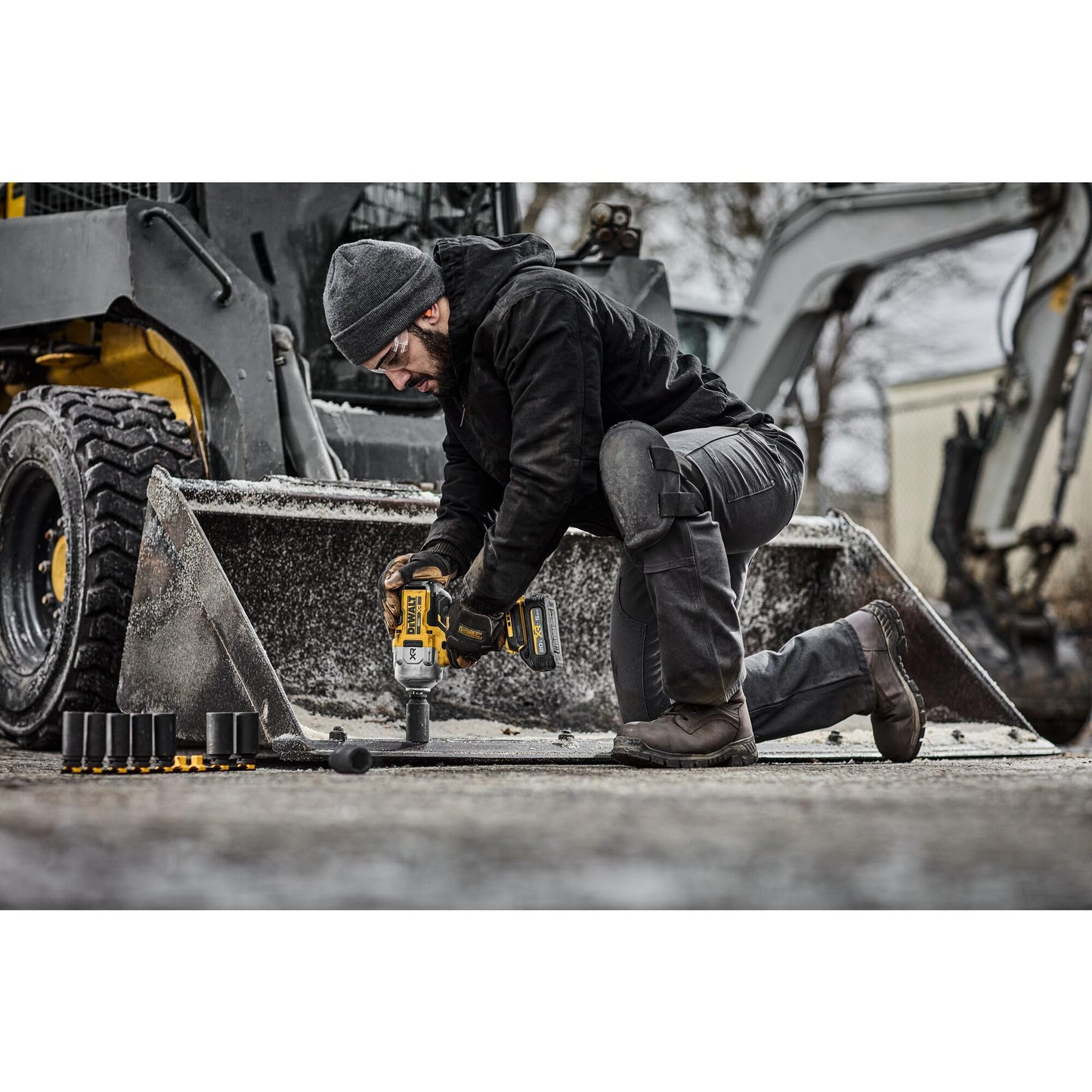DEWALT 20V MAX XR 3/4 Inch Cordless Impact Wrench Brushless Impact Gun with Hog Ring Anvil, High Torque, Tool Only (DCF964B)